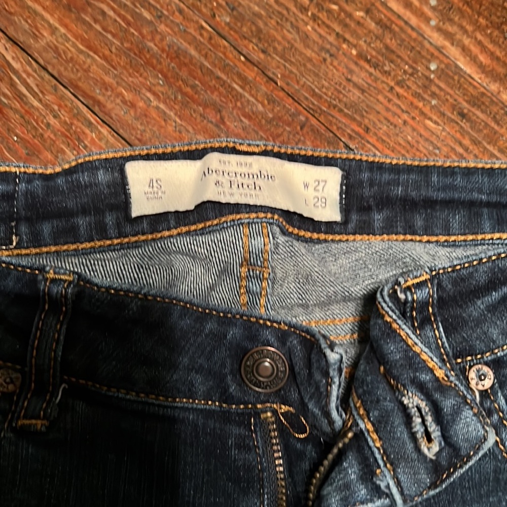 Abercrombie jeans - Picture 2 of 3